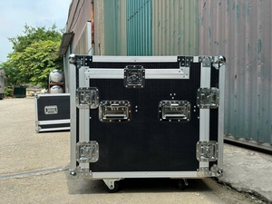 Flight case robuste en contreplaqué pour instruments de musique avec 4 roues robustes et poignées pour le transport d'équipements audio et de mixeurs - Product Image 3