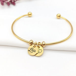 Cynya <span class=keywords><strong>Bracelet</strong></span> jonc ouvert personnalisé avec médailles gravées et breloque nacrée Cadeau <span class=keywords><strong>de</strong></span> <span class=keywords><strong>naissance</strong></span> à la mode pour <span class=keywords><strong>maman</strong></span> - Product Image 5