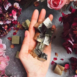 Spécimen de cristal de pyrite cubique naturelle, pierre brute de chalcopyrite dorée, cubes de pyrite de fer polie, collection de haute qualité, Feng Shui - Product Image 5