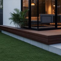 Maison mobile à deux niveaux avec structure en acier, façade contemporaine, balcon et portes vitrées pleine hauteur