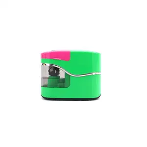 Портативная зеленая маленькая точилка для карандашей на батарейках для офиса и дома