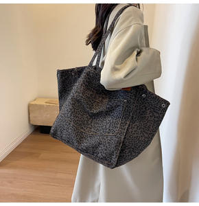 नई फैशन महिला तेंदुए हैंडबैग लक्जरी डिजाइन महिलाओं के लिए बड़ी क्षमता वाली ट्रेंडी शॉपिंग टोटे बैग - Product Image 1