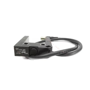 โอโมรอน E3Z-G81 โฟโตอิเล็กทริคเซนเซอร์ สวิตช์ตรวจจับแสง เซนเซอร์อุตสาหกรรมสำหรับอุปกรณ์อัตโนมัติ - Product Image 1