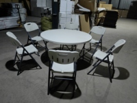 Table ronde pliable en HDPE avec structure en acier, idéale pour les événements extérieurs, les fêtes et les banquets familiaux (vente en gros)