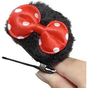Porte-monnaie Minnie Mouse sous licence avec ruban, nœud et deux pinces à cheveux amovibles pour les essentiels de parc à thème - Product Image 1