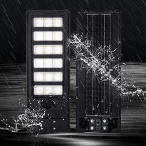 Lampe solaire industrielle pour éclairage public 400W 500W 600W 700W avec capteur, télécommande, étanche, alimentée par LED, pour extérieur - Product Image 3