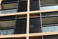 Lamelles en aluminium en forme de Z pour l'ombrage des façades d'hôtels en extérieur, design moderne, respectueux de l'environnement