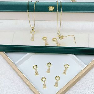 Collier avec pendentif clé d'amour BD-C5908 pour filles, design tendance maman et enfant, beaux cadeaux pour les mères, collier minimaliste pour femmes - Product Image 6