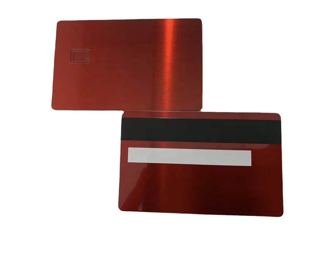 شريحة ائتمان معدنية حمراء اللون بطاقة فتحة