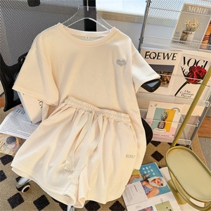 Ensembles de vêtements de sport pour femmes <span class=keywords><strong>chic</strong></span> <span class=keywords><strong>Ensemble</strong></span> haut et short pour femmes douces Ensembles pour femmes amples - Product Image 3