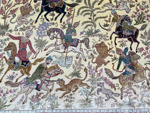 Tapiz Persa de Seda de 4'x6' con Diseño de Guerrero Arquero para Caza, Hecho a Mano con Nudos a Mano - Product Image 3