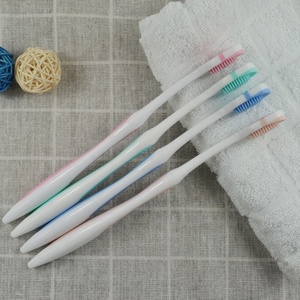 Circular Sector Head Adult Plastic <strong>Tongue</strong> <strong>Cleaner</strong> With <strong>Rubber</strong> Bristle - Product Image 5