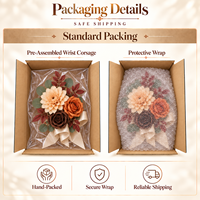 Corsage de poignet en terracotta pour l'automne, aspect mat séché, dahlia et rose artificielles, fleur de poignet de mariage vintage française faite à la main
