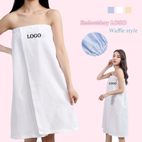 Jupes de bain en tissu gaufré en coton avec logo brodé personnalisé en gros, boutons réglables, jupes de beauté blanches, enveloppe douce pour le corps