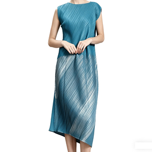 Robes d'été décontractées personnalisées pour femmes et filles de grande taille inspirées par la belle inspiration des plis Miyake - Product Image 3