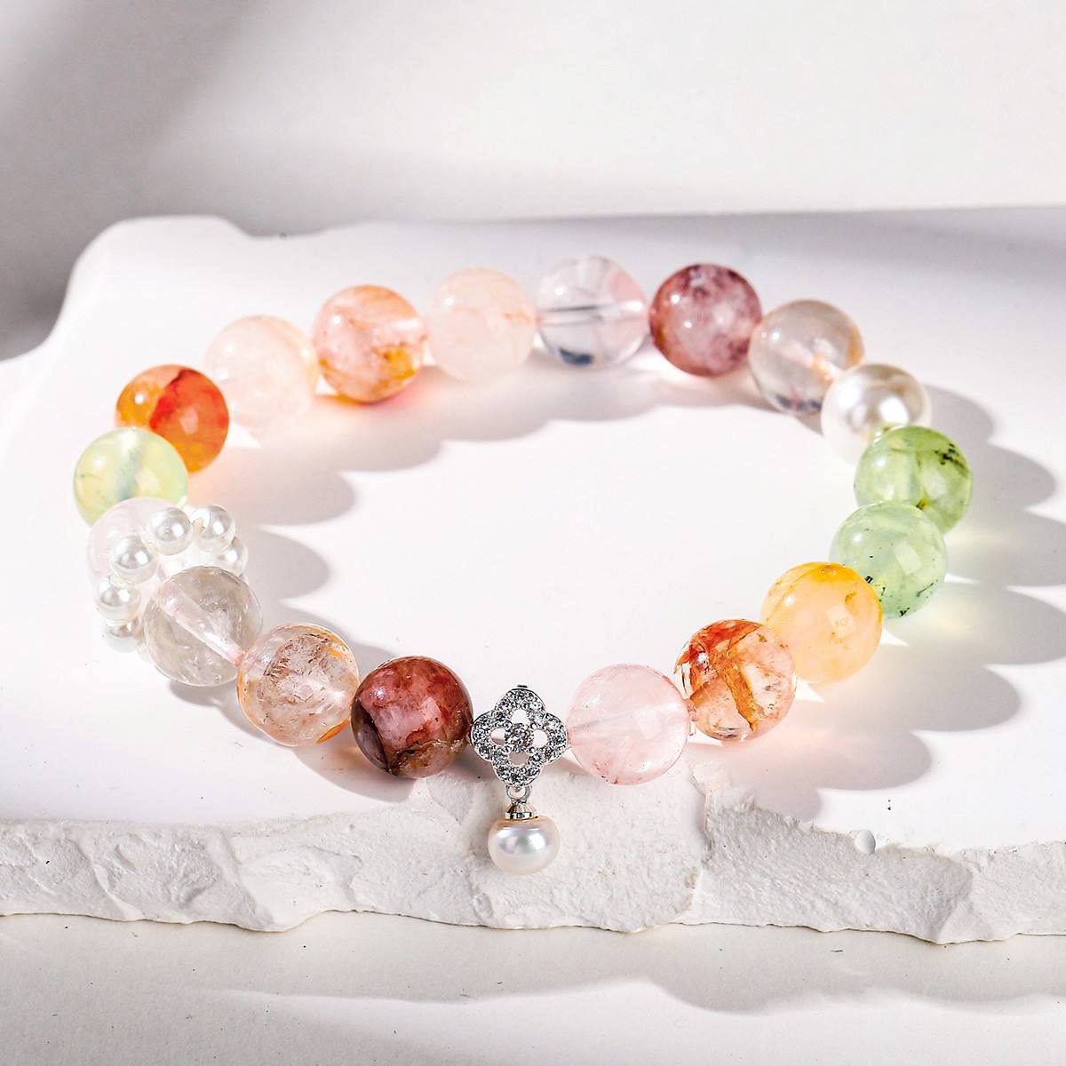 2a natural red gum white beads four-leaf clover bracelet