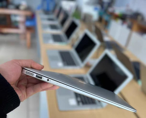 MacBook Pro มือสอง ขนาด 14.2 นิ้ว ปี 2023 รุ่น A2779 โน้ตบุ๊ก Apple M2 Max 12 คอร์ แรม 32GB SSD 1TB หน้าจอ Liquid Retina XDR ขนาด 14.2 นิ้ว - Product Image 4