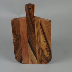 Tabla de Cortar de Madera Artesanal Elegancia Rústica: Tabla de Cortar de Madera hecha a mano de La India - Product Image 1