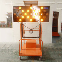 VMS Trailer Panneau à messages variables Panneau fléché à énergie solaire Led Support de trafic mobile Panneau de flèche ambre Remorque routière