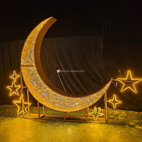 Décoration de Ramadan 2026, thème islamique du Moyen-Orient, ambiance festive et paisible, lumières LED 3D motif lune de 2 mètres pour l'Aïd