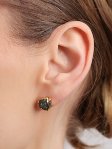 ต่างหูลาบราดอไรต์ดิบ ประดับคริสตัลธรรมชาติ  งานแฮนด์เมด  ตกแต่งด้วยทอง  ของขวัญสำหรับผู้หญิง - Product Image 5