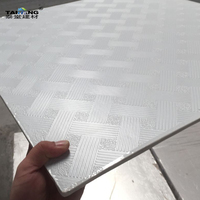 Plafonds en PVC Tegular Cameroun 2X4 Lambris Panneau Plafond Maison Gypsum Faux Plafond en PVC