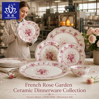 Assiettes en céramique roses à motifs floraux, style coquette, romantique français, vintage, shabby chic, pour événements de mariage