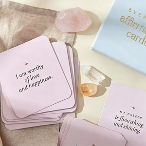 Aangepaste vragenkaarten voor koppels, vrienden, families; fabrikant van uitdagende en leuke vragenkaartspellen. - Product Image 5