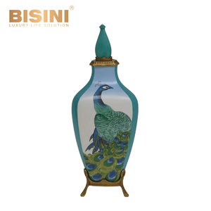 Attraente pavone verde decorativo europeo vaso generale con coperchio porcellana con ornamento da scrivania in rame - Product Image 1