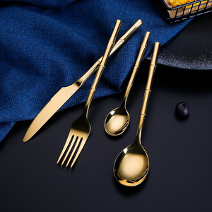 Ensemble de <span class=keywords><strong>couverts</strong></span> écologiques en acier inoxydable avec <span class=keywords><strong>manche</strong></span> en <span class=keywords><strong>bambou</strong></span>, 4 pièces, design tendance, vente chaude - Product Image 3