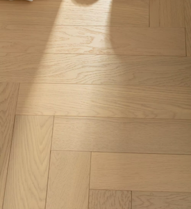 Parquet en bois massif de luxe en chêne, design chevrons en chêne blanc, parquet <span class=keywords><strong>Versailles</strong></span> pour bâtiments résidentiels - Product Image 1