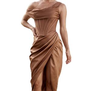 Robe de soirée midi élégante pour femme, asymétrique à l'épaule, plissée à motif arête de poisson, dos nu, moulante, unie, sexy, pour soirée - Product Image 2
