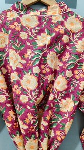 Bata Larga Floral para Mujer, Manga Tres Cuartos, Cuello en V, Algodón Suave Tejido, Kimono Informal para Primavera - Product Image 4
