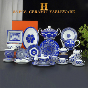 <span class=keywords><strong>Service</strong></span> <span class=keywords><strong>de</strong></span> vaisselle en céramique bleu et blanc, vaisselle <span class=keywords><strong>de</strong></span> luxe en <span class=keywords><strong>porcelaine</strong></span> pour 6 personnes, <span class=keywords><strong>service</strong></span> <span class=keywords><strong>de</strong></span> thé et <span class=keywords><strong>de</strong></span> dîner, coffret cadeau pour mariage et maison - Product Image 1