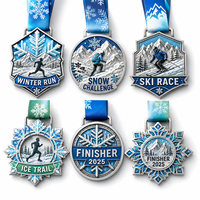 Médaille de finisseur OEM ODM personnalisée avec logo, pour Trail Running, Montagne, Ultra 50K, Défi Forestier, en alliage de zinc moulé sous pression et émail souple, vente en gros