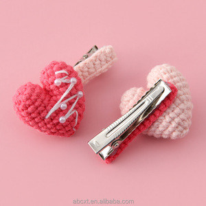 Barrette à cheveux en forme de <span class=keywords><strong>cœur</strong></span> rose tricotée à <span class=keywords><strong>la</strong></span> <span class=keywords><strong>main</strong></span> pour bébés filles, portable et tendance - Product Image 1