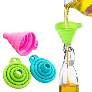 Entonnoir pliable en silicone, outils de cuisine, gain de place, portable pour les voyages, transfert de liquides et de poudres, et usage domestique quotidien - Product Image 1