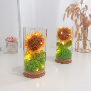 Lámpara de noche de girasol de ganchillo hecha a mano, adorno con pantalla de cristal, flor eterna, recuerdo, regalo para el Día del Maestro - Product Image 4