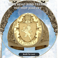 Bague personnalisée pour homme avec emblème de bouclier de lion de couronne chaude, populaire en Europe et en Amérique, plaquée PVD or 18 carats, sceau royal