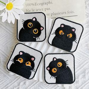 Patch brodé auto-adhésif 6x6cm de haute qualité, motif chat noir mignon de dessin animé, pour la décoration de sacs et d'étuis de téléphone - Product Image 1