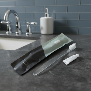 Fournitures hôtelières de qualité certifiée, articles de toilette pour chambre d'hôtel avec savon d'hôtel, mini gel douche, trousse dentaire, rasoir, trousse de couture, bonnet de douche - Product Image 4