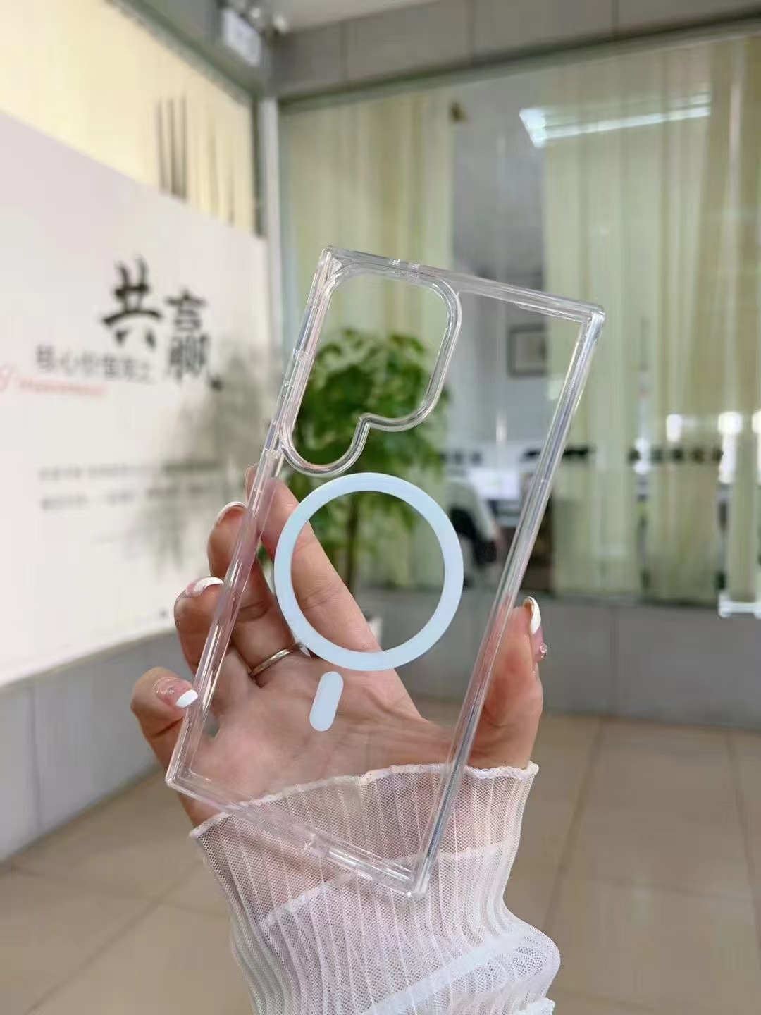 Transparente (gran agujero en la lente)