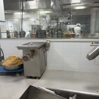 Ligne de production automatique de concentré de soupe d'os et de sauce tomate avec pasteurisateur à vapeur haute température, capacité 500L-2000L