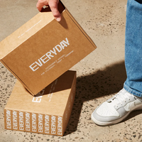 Boîtes d'expédition pour avions, personnalisées pour chaussures et vêtements, en carton ondulé couleur, pour emballage postal