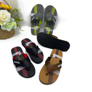 Sandales pantoufles personnalisées de <span class=keywords><strong>luxe</strong></span> pour hommes Nouveau Chappal Deigns Tongs pour hommes pantoufles - Product Image 3