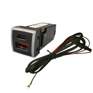 DC12V TYPE-C PD <span class=keywords><strong>USB</strong></span> Автомобильное зарядное устройство для <span class=keywords><strong>Toyota</strong></span> Prado Corolla RAV4 Camry HIACE сотовый телефон - Product Image 6