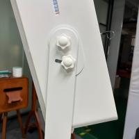 15,6 Zoll Winkelverstellbarer Touchscreen Metall-Fotostand mit LED-Lichtstreifen Kompatibel mit DSLR für Hochzeiten Partys Vermietungen Events