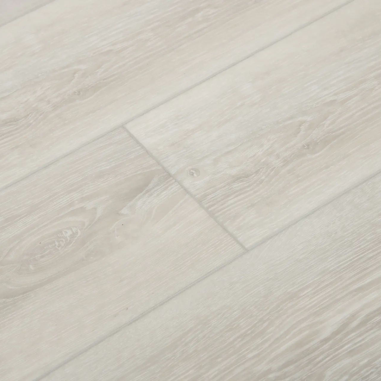 สีเทาอ่อน