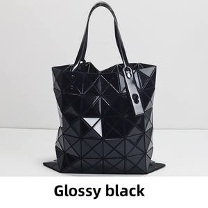 Sac fourre-tout matelassé géométrique à six compartiments classique, tendances mode 2025, pour femme, sac d'usine original à vie, en polyester, ouvert - Product Image 4