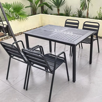 Ensemble de mobilier de salle à manger d'extérieur moderne et durable en acier au carbone et alliage d'aluminium, table et chaises imperméables pour cour, terrasse, parc
